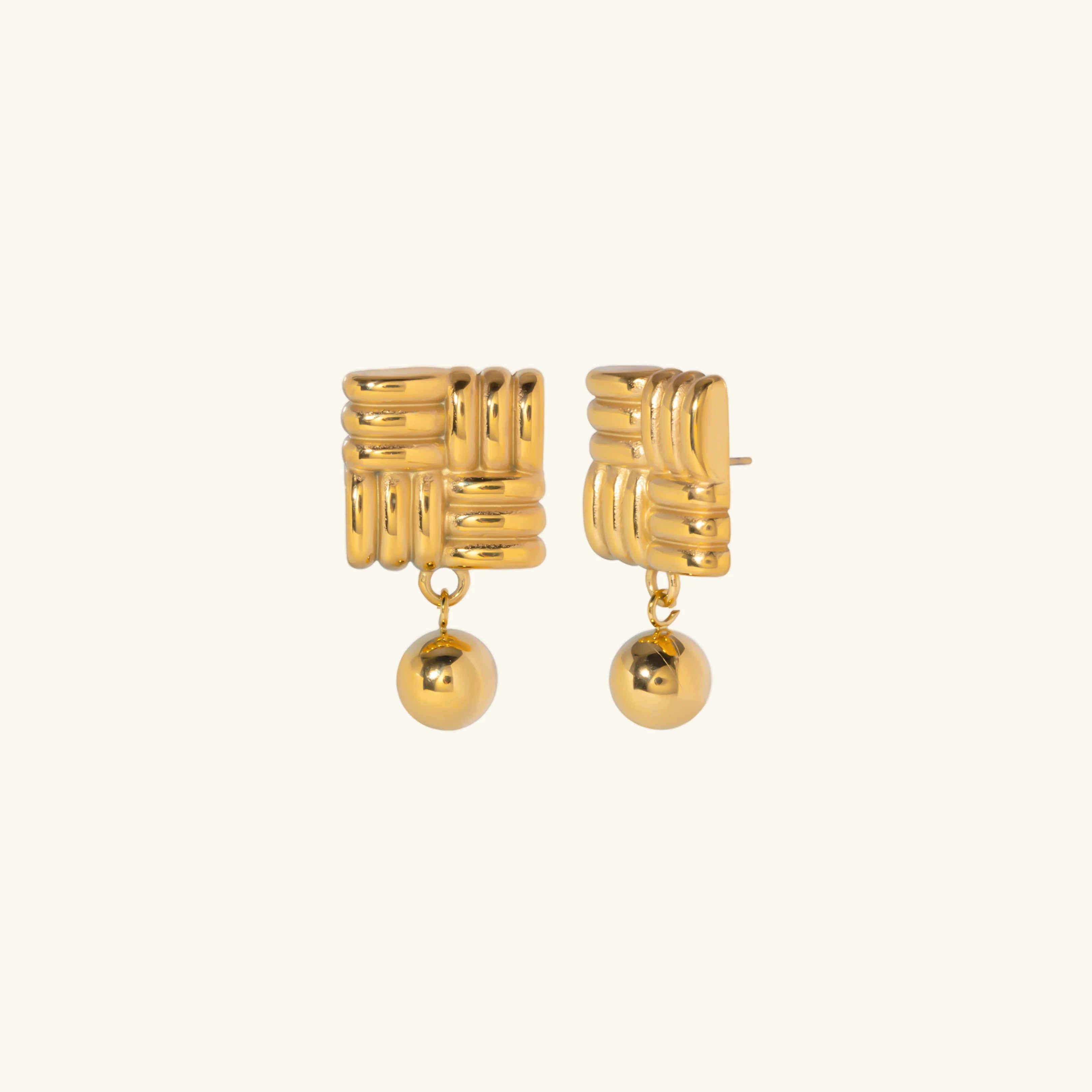 Elara Gold Earrings