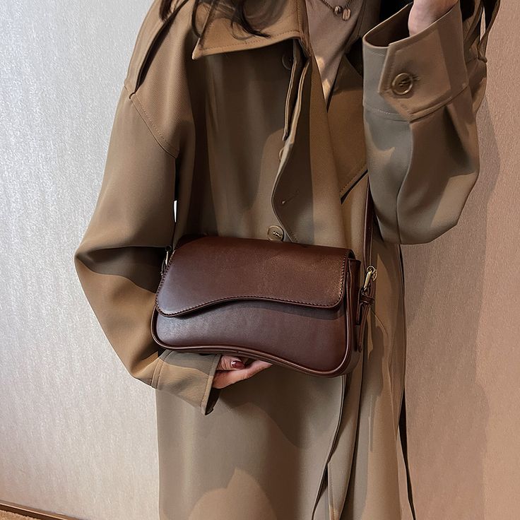 Eva Shoulder Bag