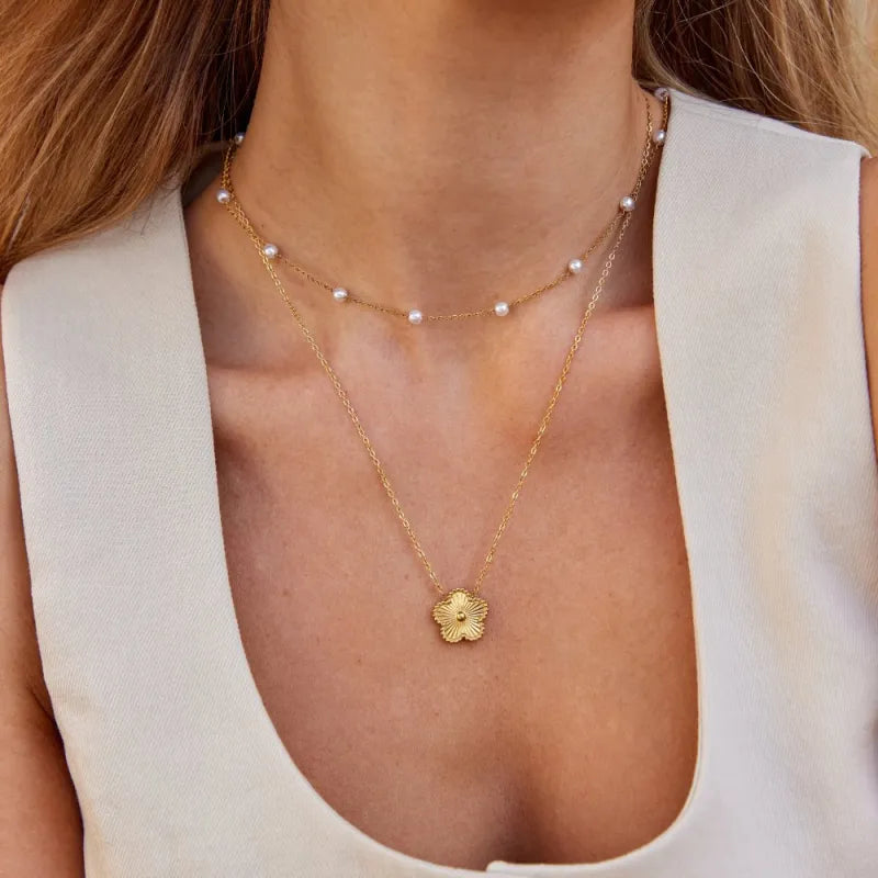 Ava Clover Necklace